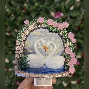 BATH & BODY WORKS SWAN BRIDGE NIGHT LIGHT UP WALLFLOWER FRAGRANCE PLUG IN HOLDER